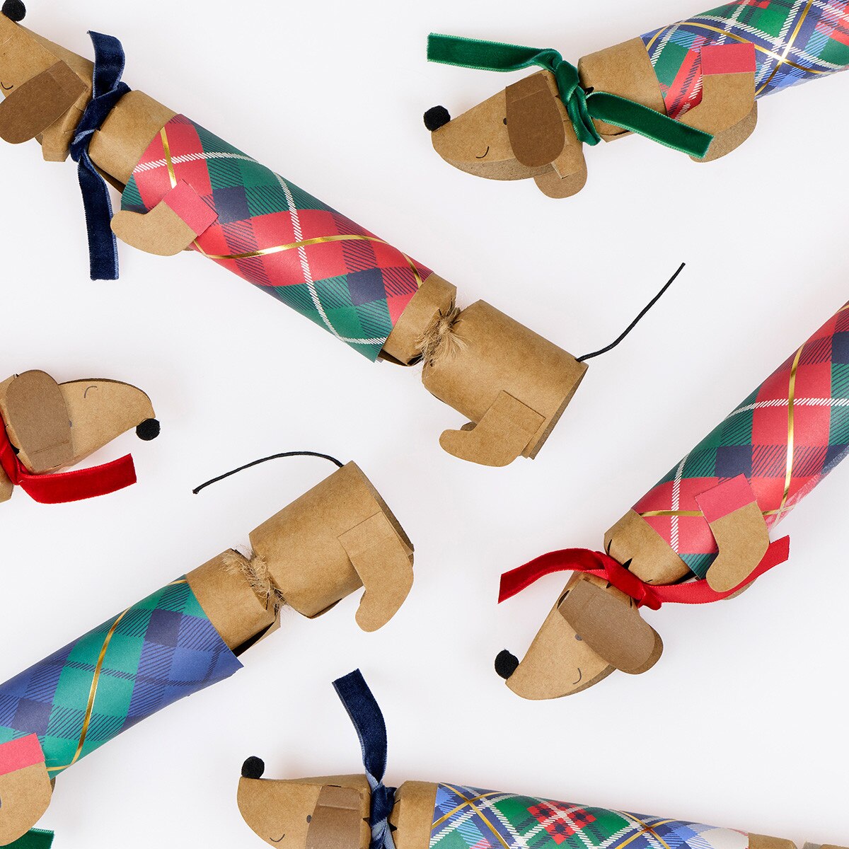 Set Of Six Tartan Sausage Dog Crackers - Thumbnail 3