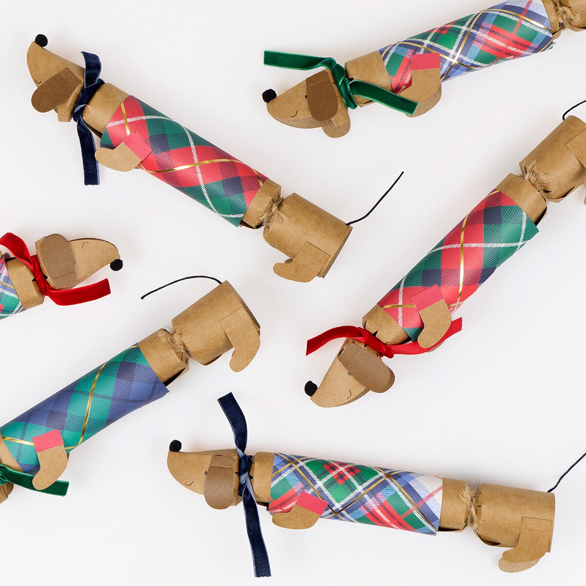 Set Of Six Tartan Sausage Dog Crackers - Thumbnail 2